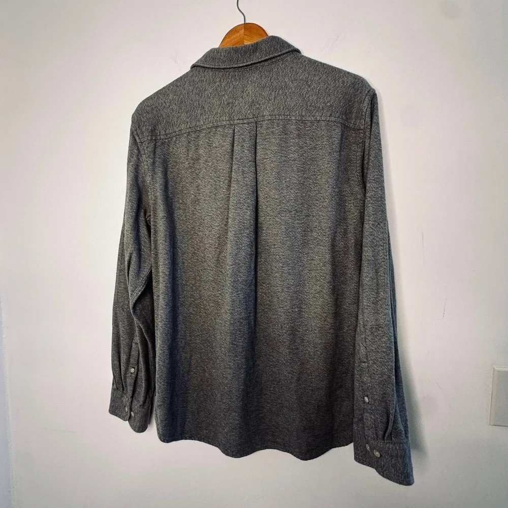 The North Face Mens M Gray‎ Long Sleeve Button Up Shirt Two Pocket Casual FLAWED